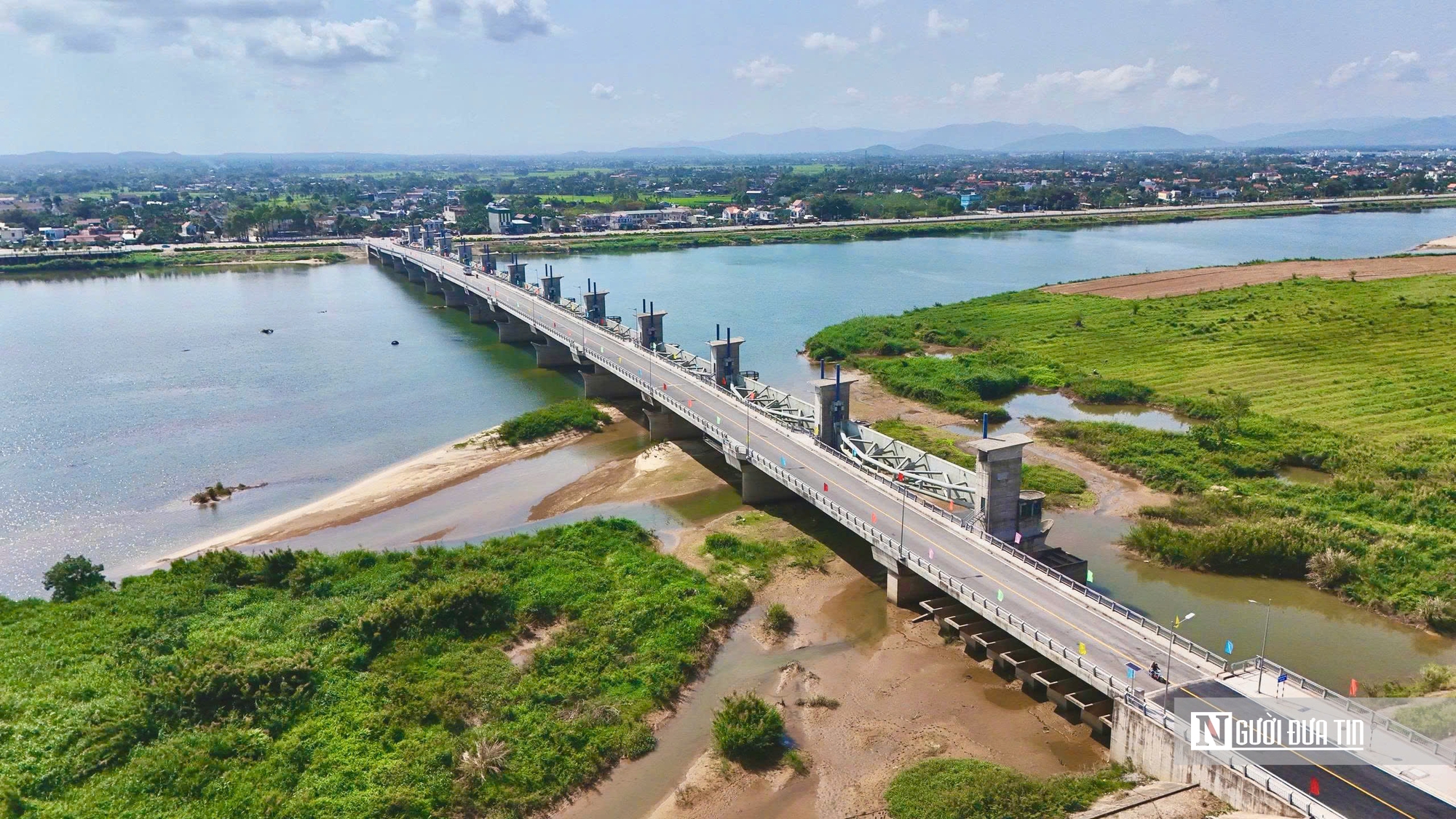 Cận cảnh cây cầu thứ 7 bắc qua sông Trà Khúc ở Quảng Ngãi - Ảnh 3.