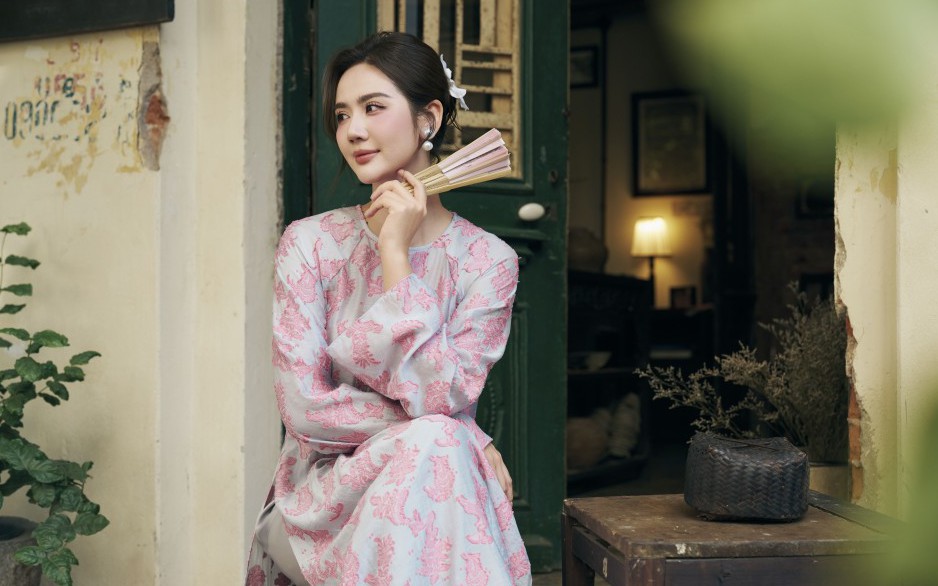 Phan Minh Huyền bận rộn đón Tết nhưng hạnh phúc vì con trai phụ giúp