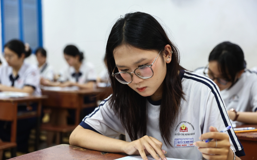 Tiếng Anh Thống Lĩnh Kỳ Thi Lớp 10 Công Lập 2026-2027: 23 Địa Phương Đã Công Bố