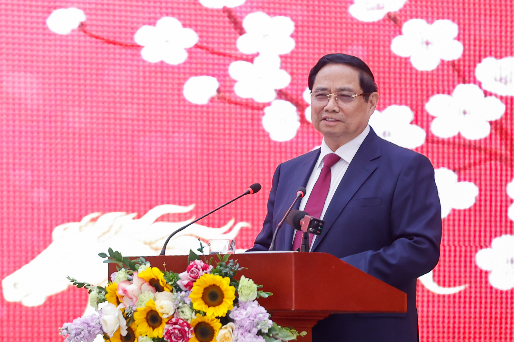 Thủ tướng: Phải có lời giải thỏa đáng cho những câu hỏi lớn - Ảnh 2.