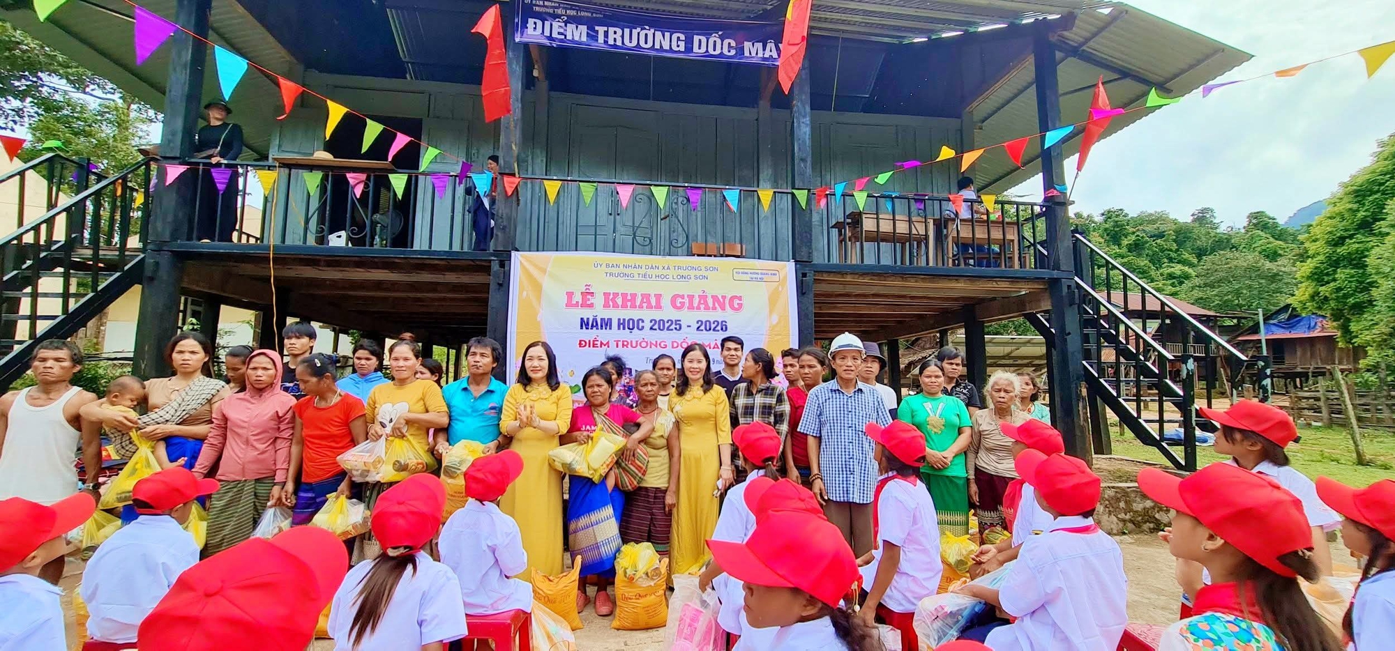 Quảng Trị tổ chức bỏ phiếu sớm trước 7 ngày tại xã Trường Sơn- Ảnh 1.