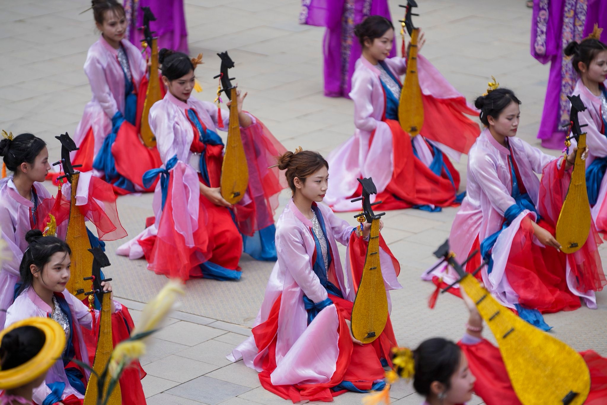 Đánh thức tiềm năng văn hóa trong thời đại mới - Ảnh 2.