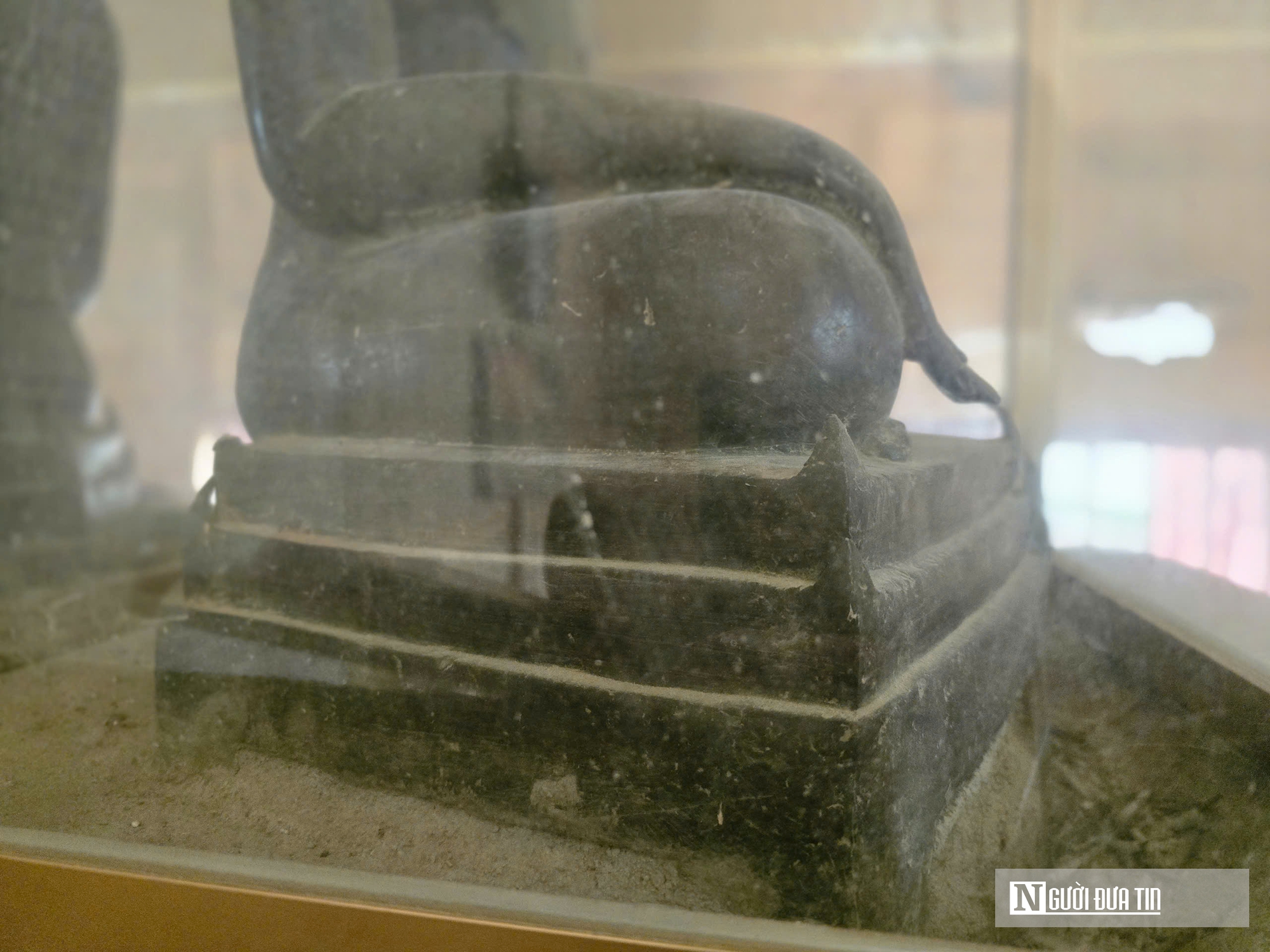 Cận cảnh những cổ vật hàng trăm năm nhiều lần bị trộm nhưng "tự quay về" với bản làng - Ảnh 5.