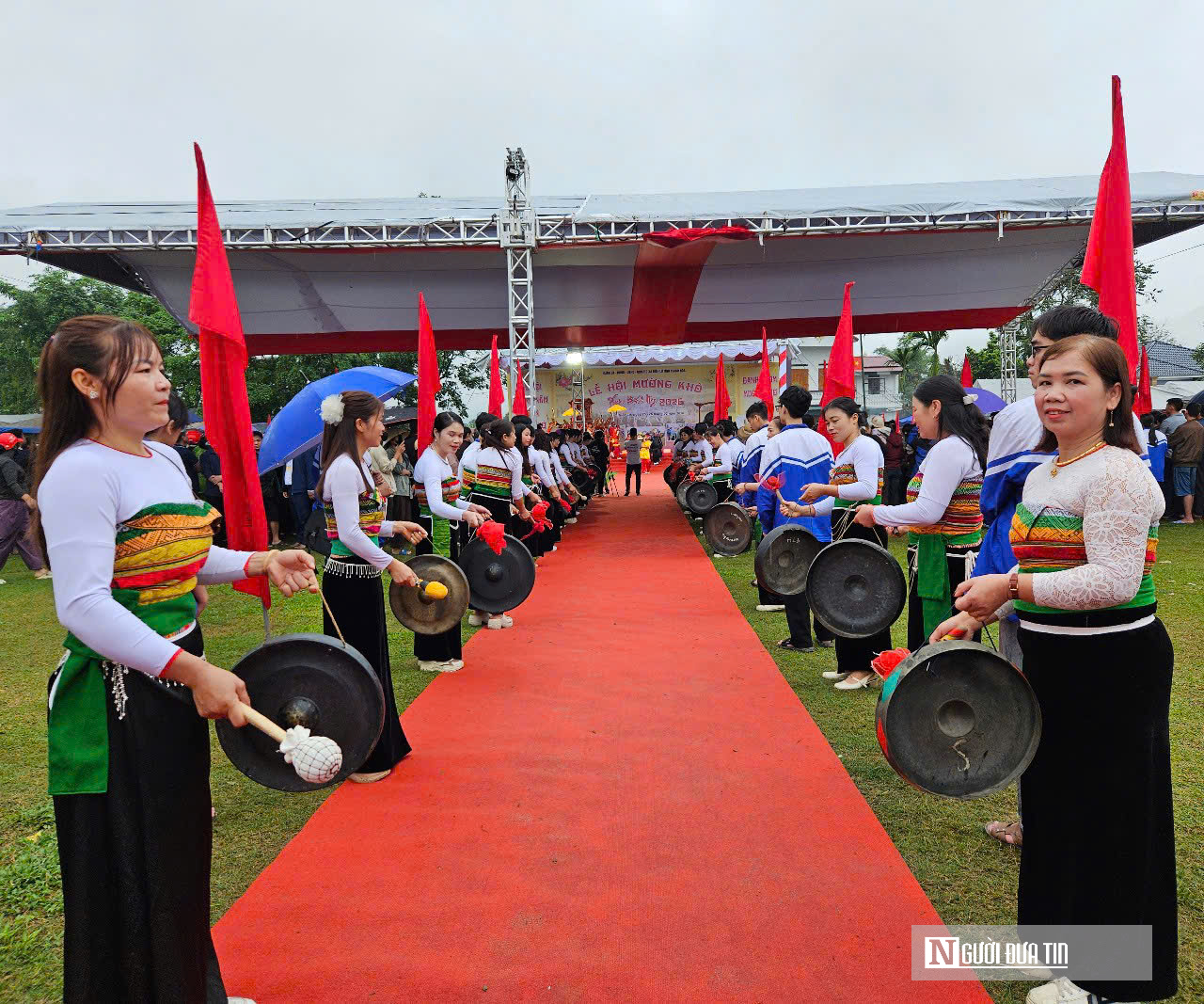 Âm vang cồng chiêng lễ hội Mường Khô - Ảnh 4.