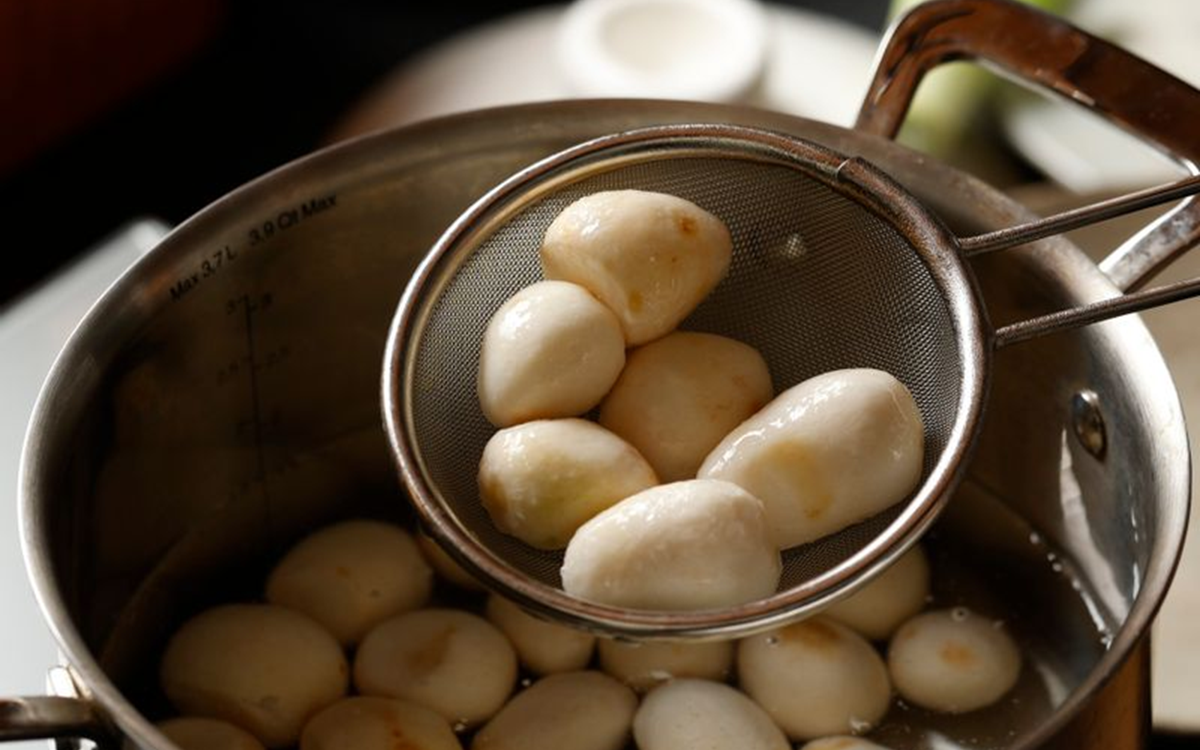 B&iacute; quyết sống thọ của cụ &ocirc;ng 104 tuổi: Cả đời m&ecirc; 3 loại thực phẩm, nhất c&aacute;i số 1 ở qu&ecirc; mọc um t&ugrave;m như cỏ - Ảnh 3.