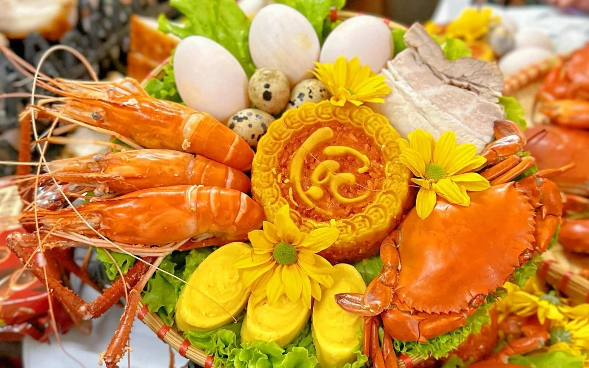 Thần Tài 'lên mạng': Bánh tài lộc, mâm lễ trọn gói 'đắt khách' dịp vía Thần Tài