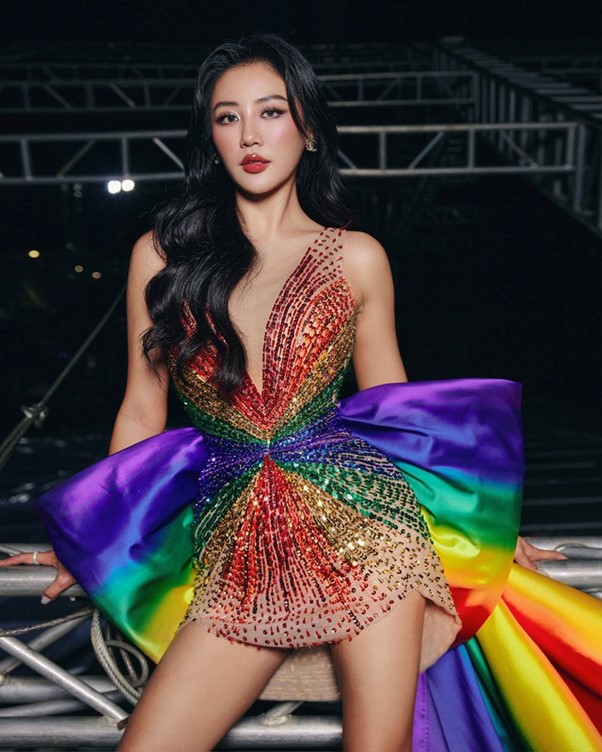 Mỹ nhân hot bậc nhất siêu phẩm trăm tỷ là thủ khoa thanh nhạc, nhiều album hàng đầu Việt Nam- Ảnh 8. Mỹ nhân hot bậc nhất siêu phẩm trăm tỷ là thủ khoa thanh nhạc, nhiều album hàng đầu Việt Nam- Ảnh 8.