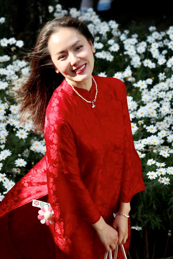 Nữ ca sĩ Việt mua vài căn nhà và xe nhờ 1 bài hát, nhan sắc trẻ đẹp đáng ngưỡng mộ ở tuổi 42- Ảnh 3. Nữ ca sĩ Việt mua vài căn nhà và xe nhờ 1 bài hát, nhan sắc trẻ đẹp đáng ngưỡng mộ ở tuổi 42- Ảnh 3.