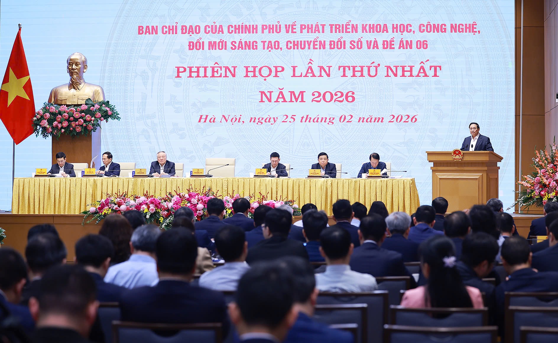 Thủ tướng: Các bộ ngành cần nỗ lực hơn nữa trong xây dựng và kết nối dữ liệu - Ảnh 2.