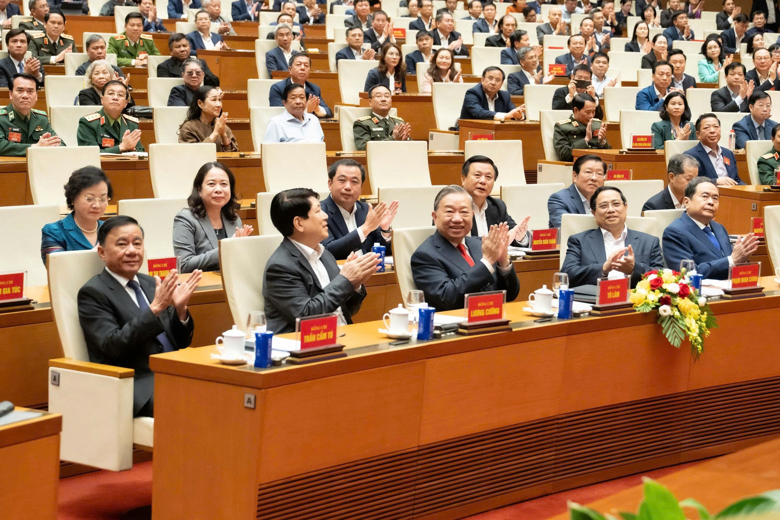 Hơn 2 triệu đại biểu tham dự Hội nghị toàn quốc quán triệt Nghị quyết 79 và 80 - Ảnh 1.