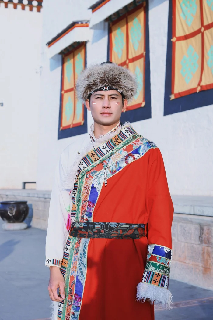 Nữ diễn viên Quỳnh Lam công khai khoảnh khắc tình tứ bên bạn trai kém 9 tuổi - Ảnh 3.