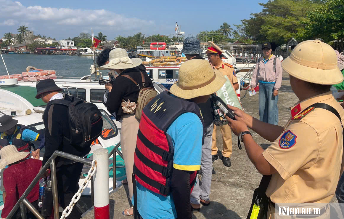 Giữ bình yên sông nước Đà Nẵng những ngày đầu xuân- Ảnh 4.