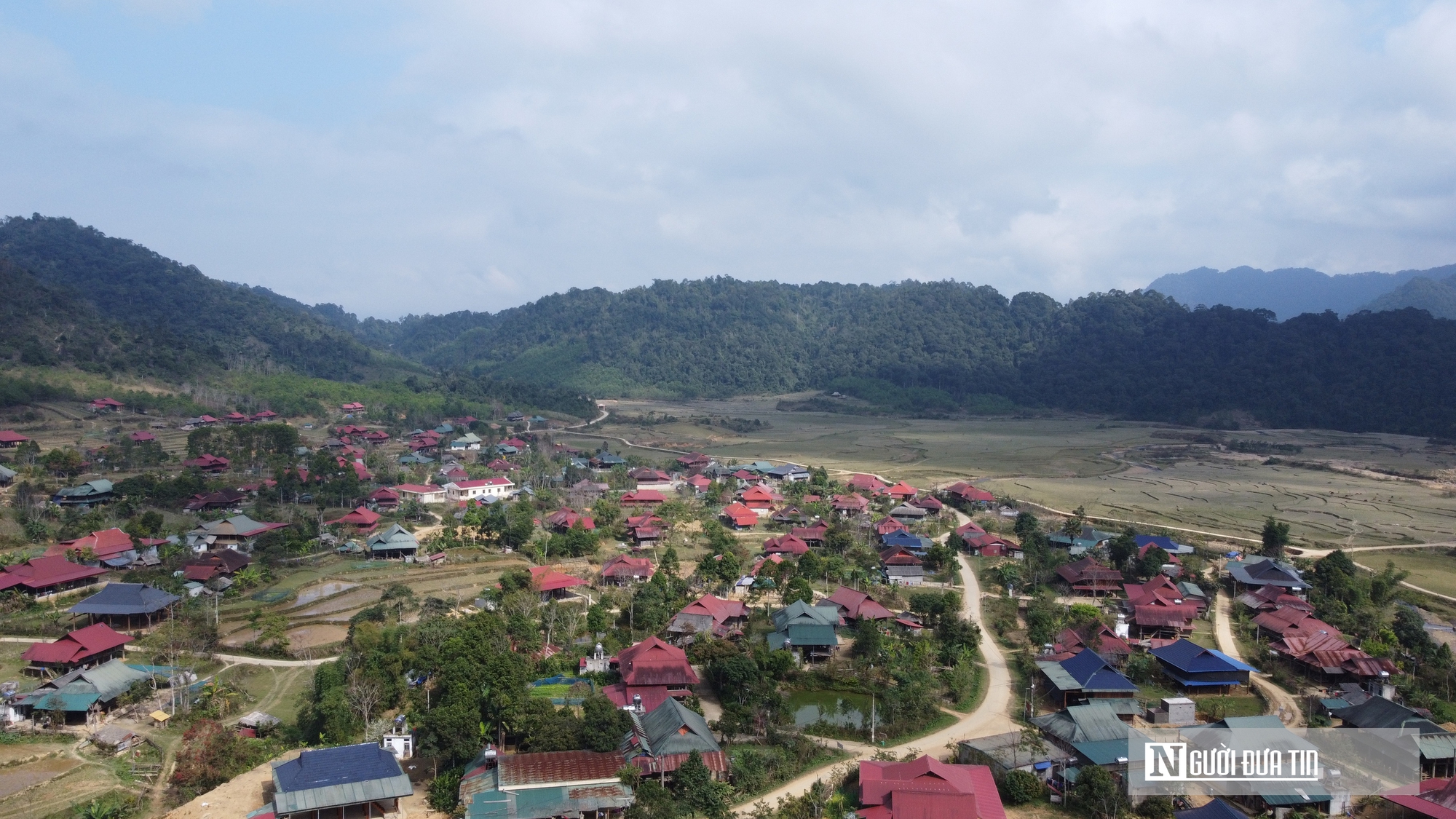 Bản Vịn - 'vi&ecirc;n ngọc th&ocirc;' giữa đại ng&agrave;n v&agrave; giấc mơ du lịch v&ugrave;ng bi&ecirc;n vẫn ngủ qu&ecirc;n- Ảnh 1.