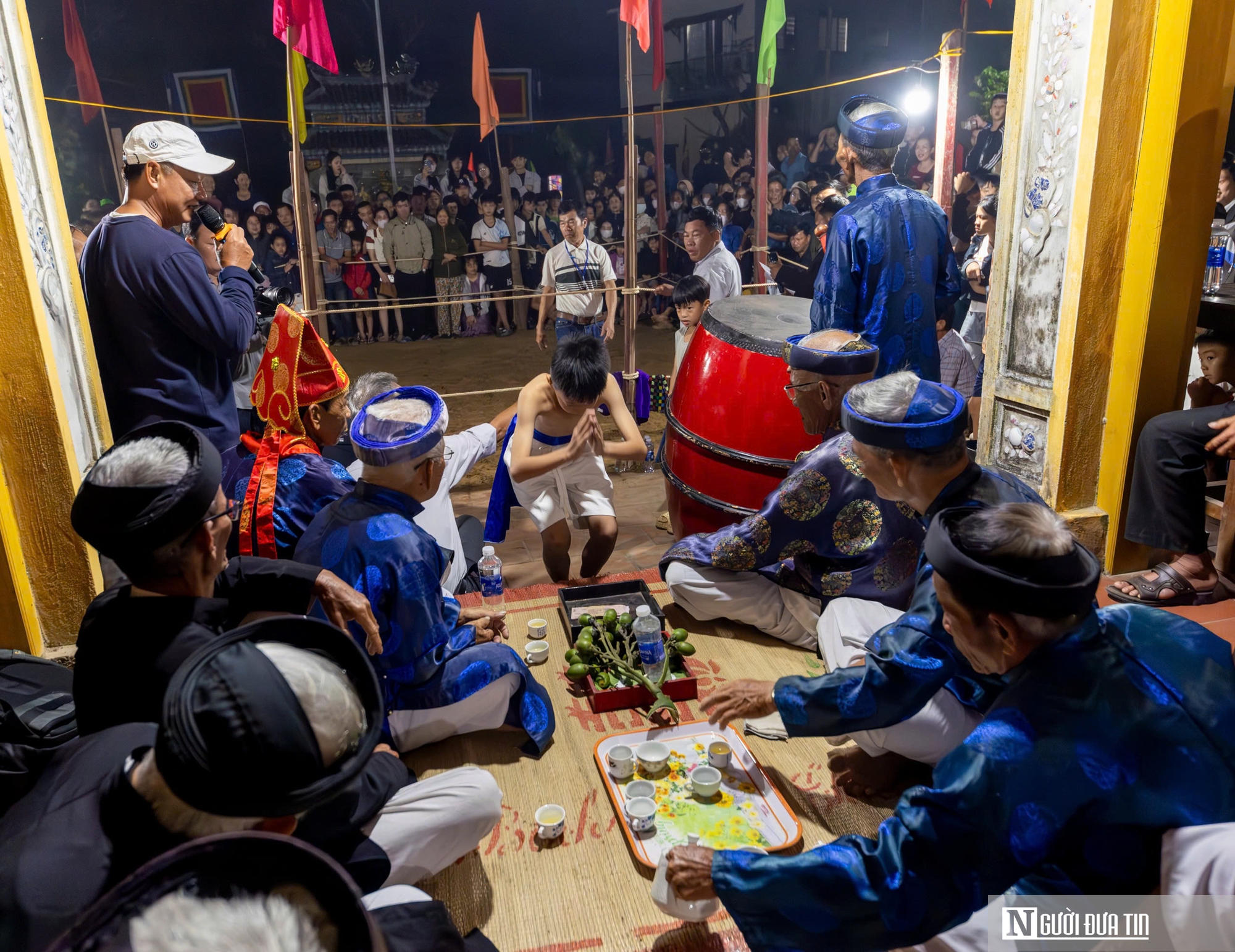 Xem c&aacute;c đ&ocirc; vật nh&iacute; tranh t&agrave;i tại lễ hội vật truyền thống ở Huế- Ảnh 3.