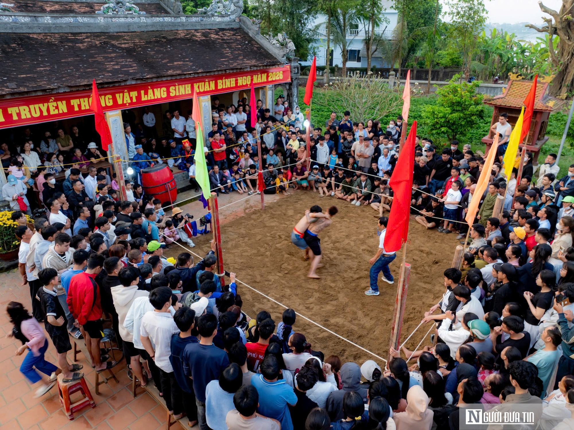 Xem c&aacute;c đ&ocirc; vật nh&iacute; tranh t&agrave;i tại lễ hội vật truyền thống ở Huế- Ảnh 5.