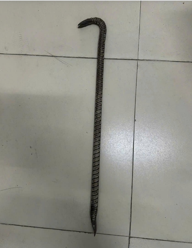 Truy xét nhóm "trộm nhí" đột nhập cơ sở kinh doanh, cạy két sắt trộm tiền rồi vứt xuống sông- Ảnh 3. Truy xét nhóm "trộm nhí" đột nhập cơ sở kinh doanh, cạy két sắt trộm tiền rồi vứt xuống sông- Ảnh 3.