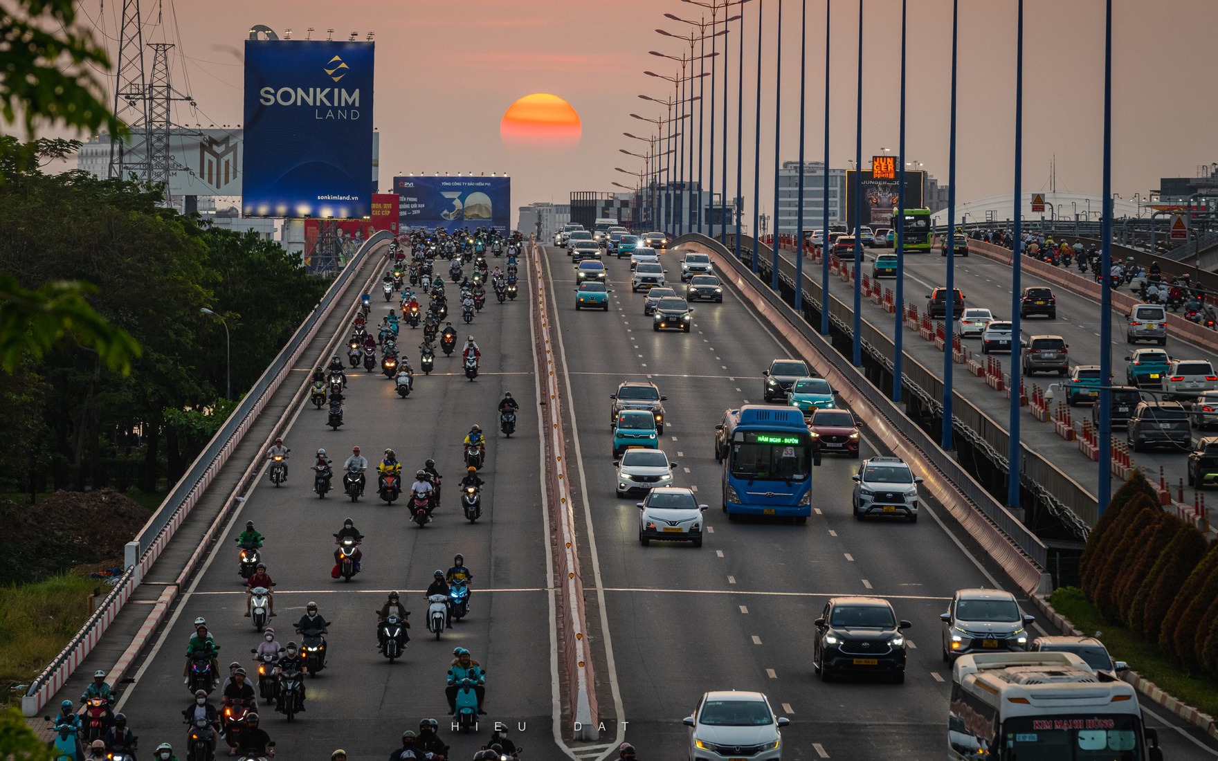 Bến xe TP.HCM đạt gần 800.000 lượt khách, Metro vượt kế hoạch dịp Tết