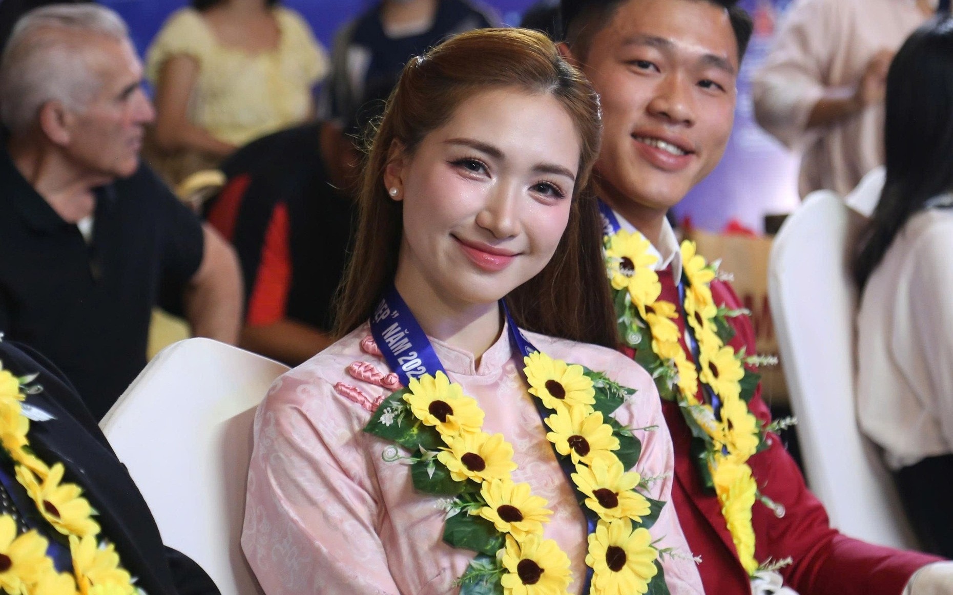 Hòa Minzy Được Đề Cử Giải Thưởng Gương Mặt Trẻ Việt Nam Tiêu Biểu 2025