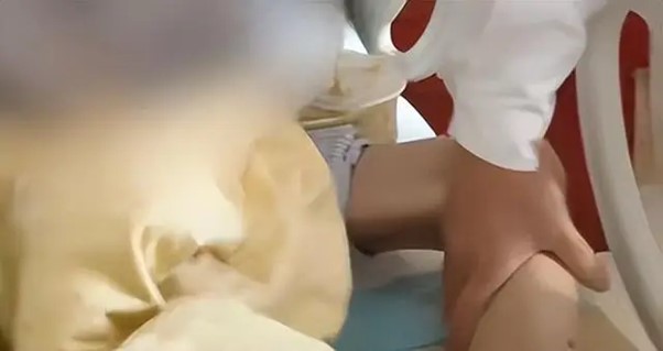 Uống nhầm một loại nước "kh&ocirc;ng coi ng&agrave;y", người đ&agrave;n &ocirc;ng sụt c&acirc;n nghi&ecirc;m trọng - Ảnh 1.