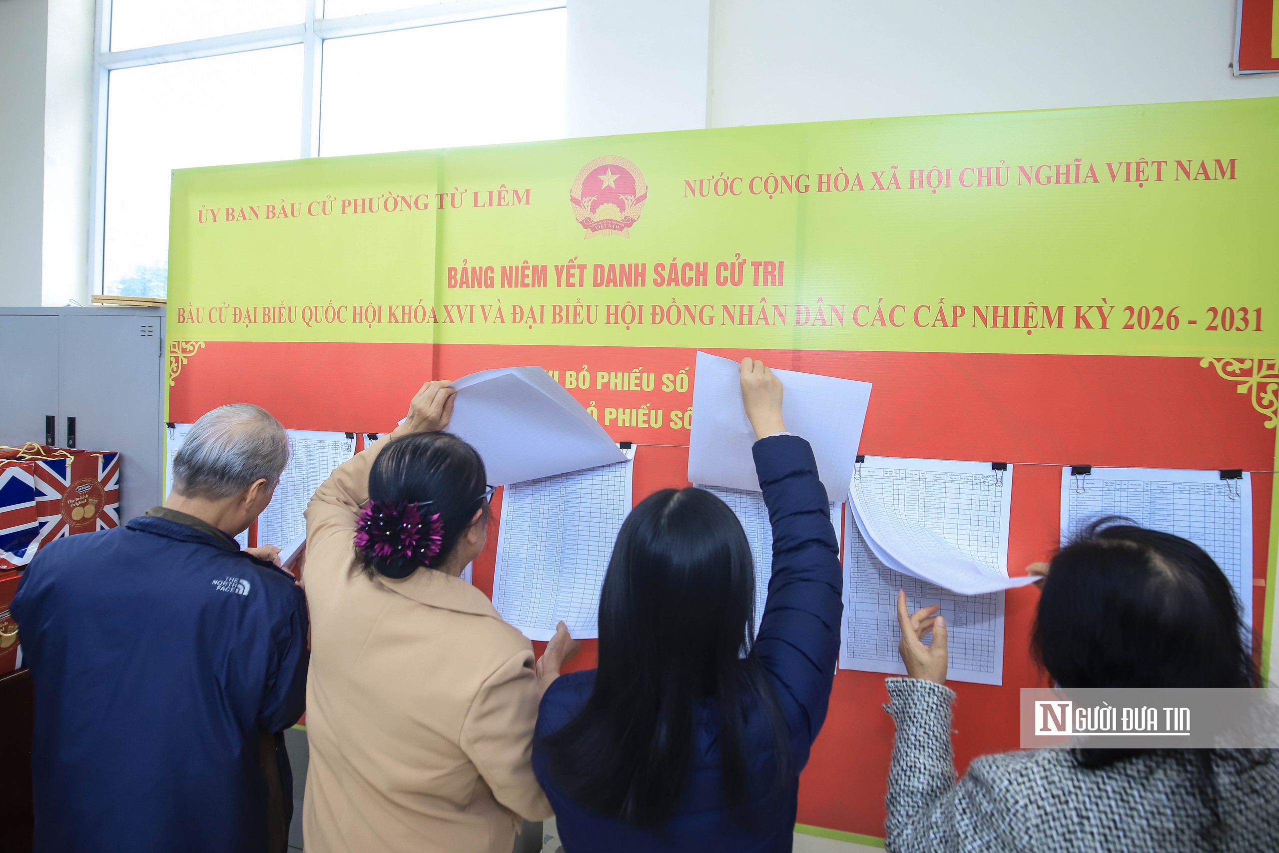 H&agrave; Nội đồng loạt ni&ecirc;m yết danh s&aacute;ch ứng vi&ecirc;n ứng cử đại biểu Quốc hội v&agrave; HĐND c&aacute;c cấp- Ảnh 7.