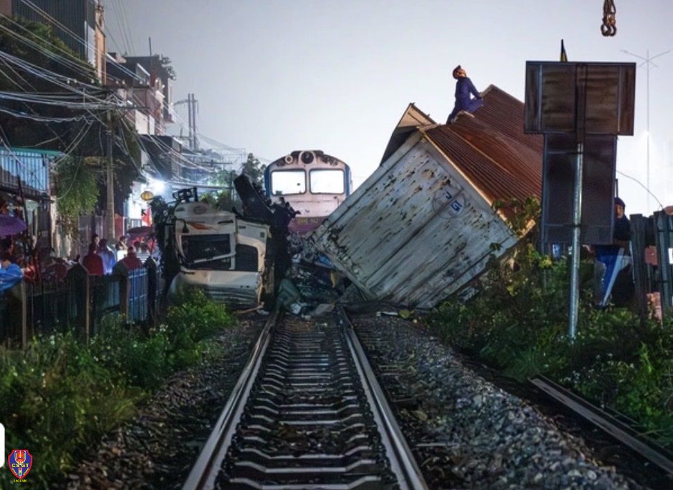 Sau tai nạn tàu SE – xe tải ở Ngọc Hồi, Cục CSGT đưa ra cảnh báo khẩn - Ảnh 1.