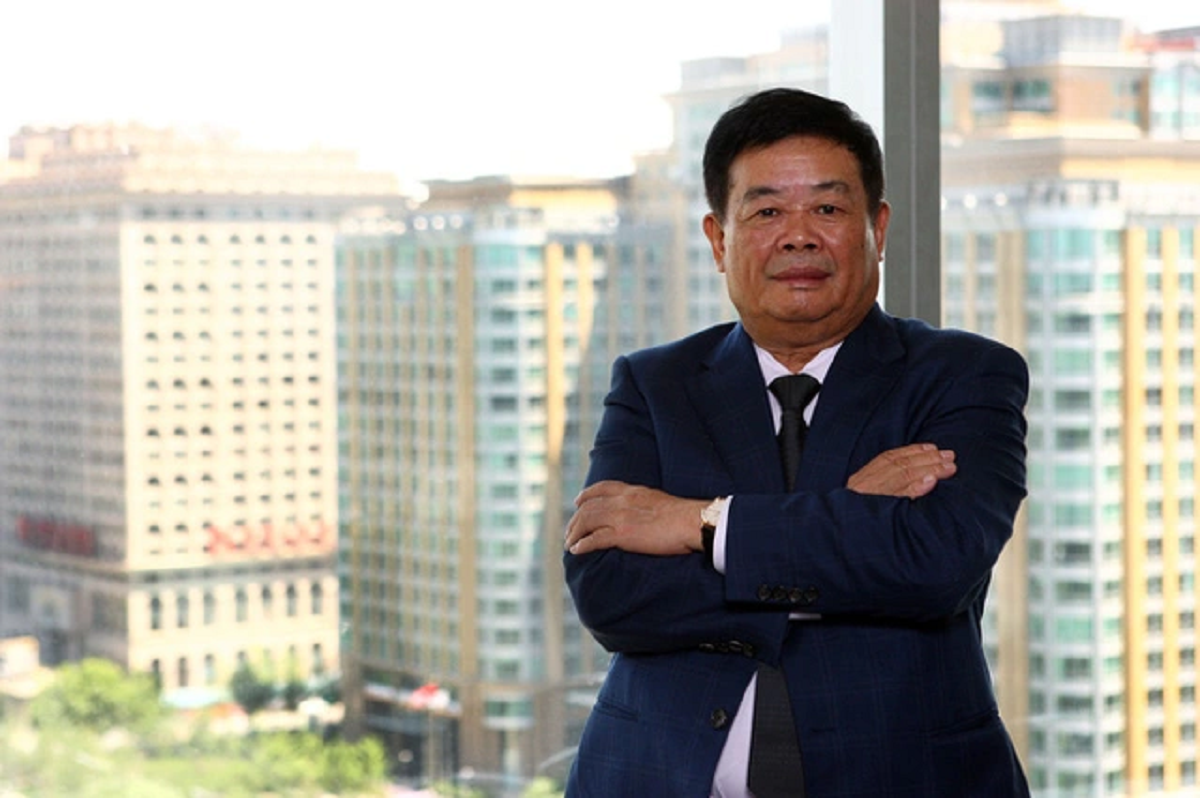 Chân dung vị tỷ phú lấy vợ mù, bắt con trai làm công nhân và cái kết ngỡ ngàng- Ảnh 3.