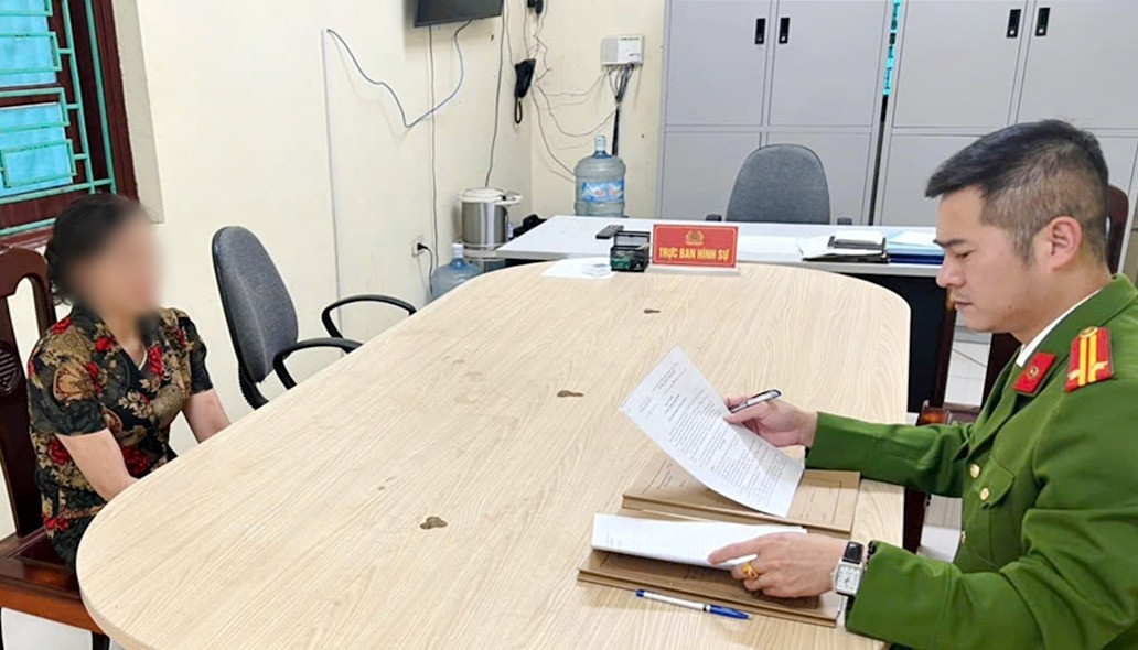 Tự &yacute; "chặt ch&eacute;m" gi&aacute; v&eacute; giữ xe tại lễ hội, 2 người bị phạt hơn 30 triệu đồng- Ảnh 2.