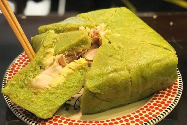 "Giải cứu" bánh chưng sau tết bằng nồi lẩu cháo thơm ngon, lạ miệng - Ảnh 1.