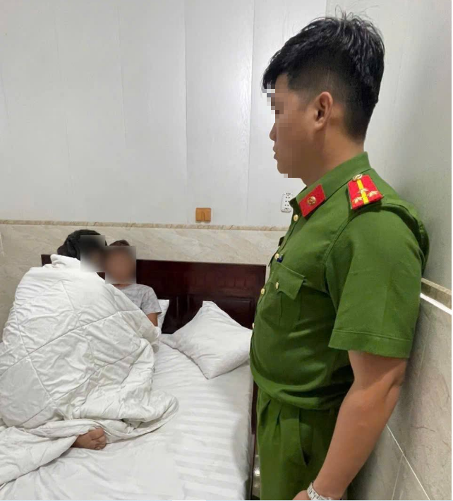 Tạm giữ hình sự nam thanh niên dùng clip nhạy cảm khống chế, cưỡng dâm "tình cũ" - Ảnh 1.