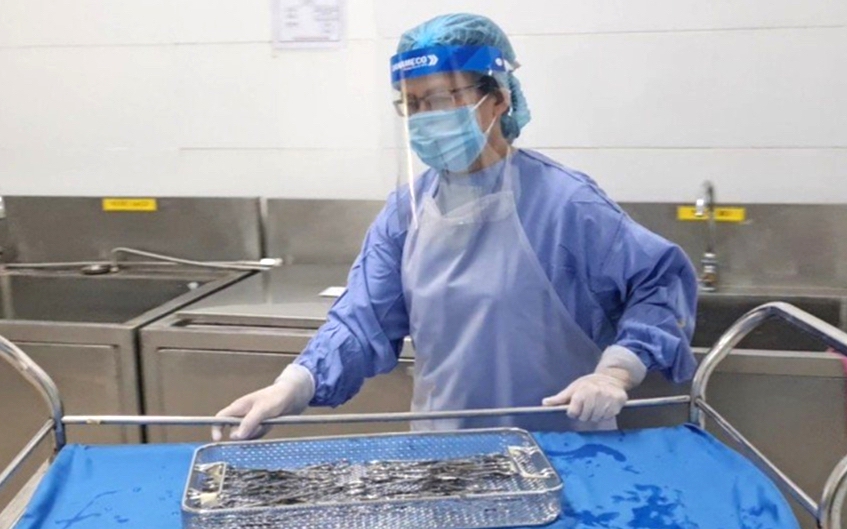 Hậu Phương Thầm Lặng: Khi Một Hạt Bụi Cũng Là Nguy Cơ Trong Phòng Mổ