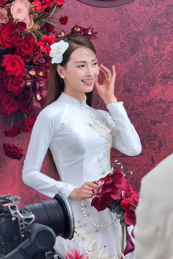 Tiền vệ Đức Huy và MC Mù Tạt VTV hạnh phúc ngập tràn trong lễ ăn hỏi - Ảnh 3.