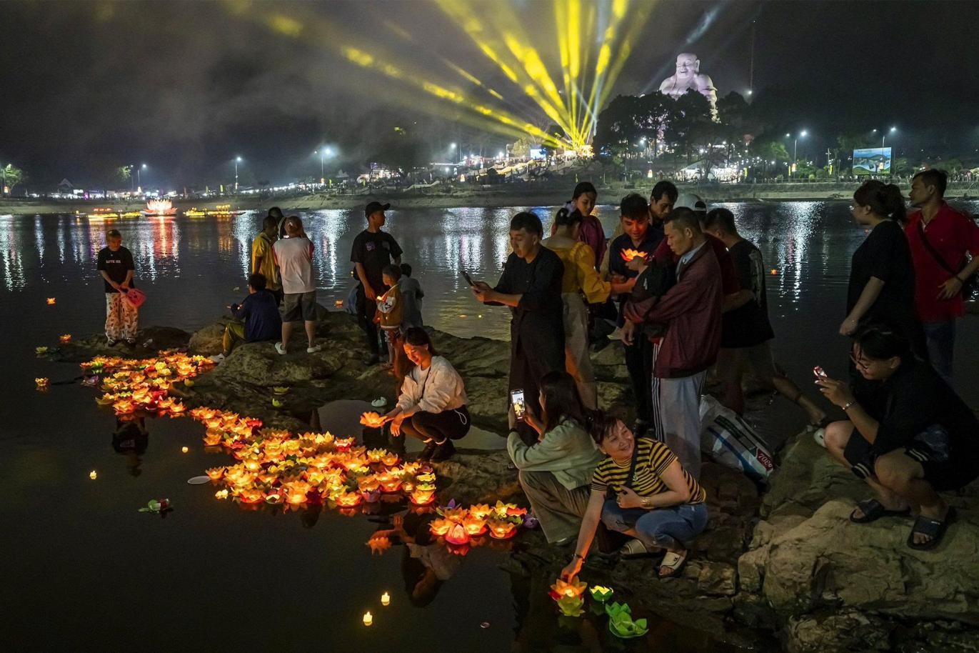 Đêm hội linh sơn - ngân hà hạ giới - Ảnh 3.