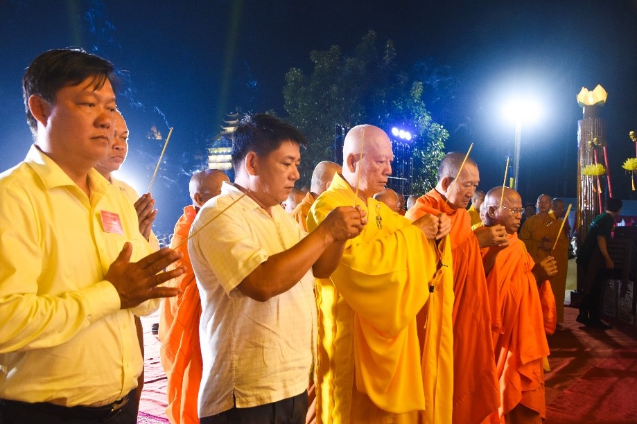 Đêm hội linh sơn - ngân hà hạ giới - Ảnh 4.