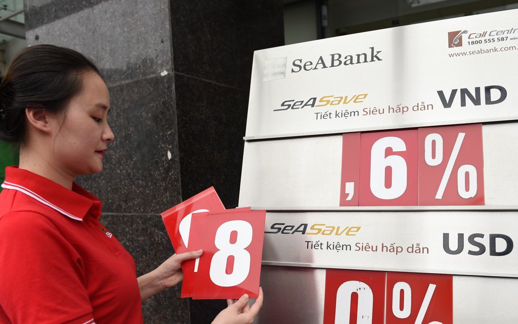 Giá vàng chiều nay 27/2: Vàng nhẫn, vàng SJC Bảo Tín Minh Châu tách đi riêng - Ảnh 1.