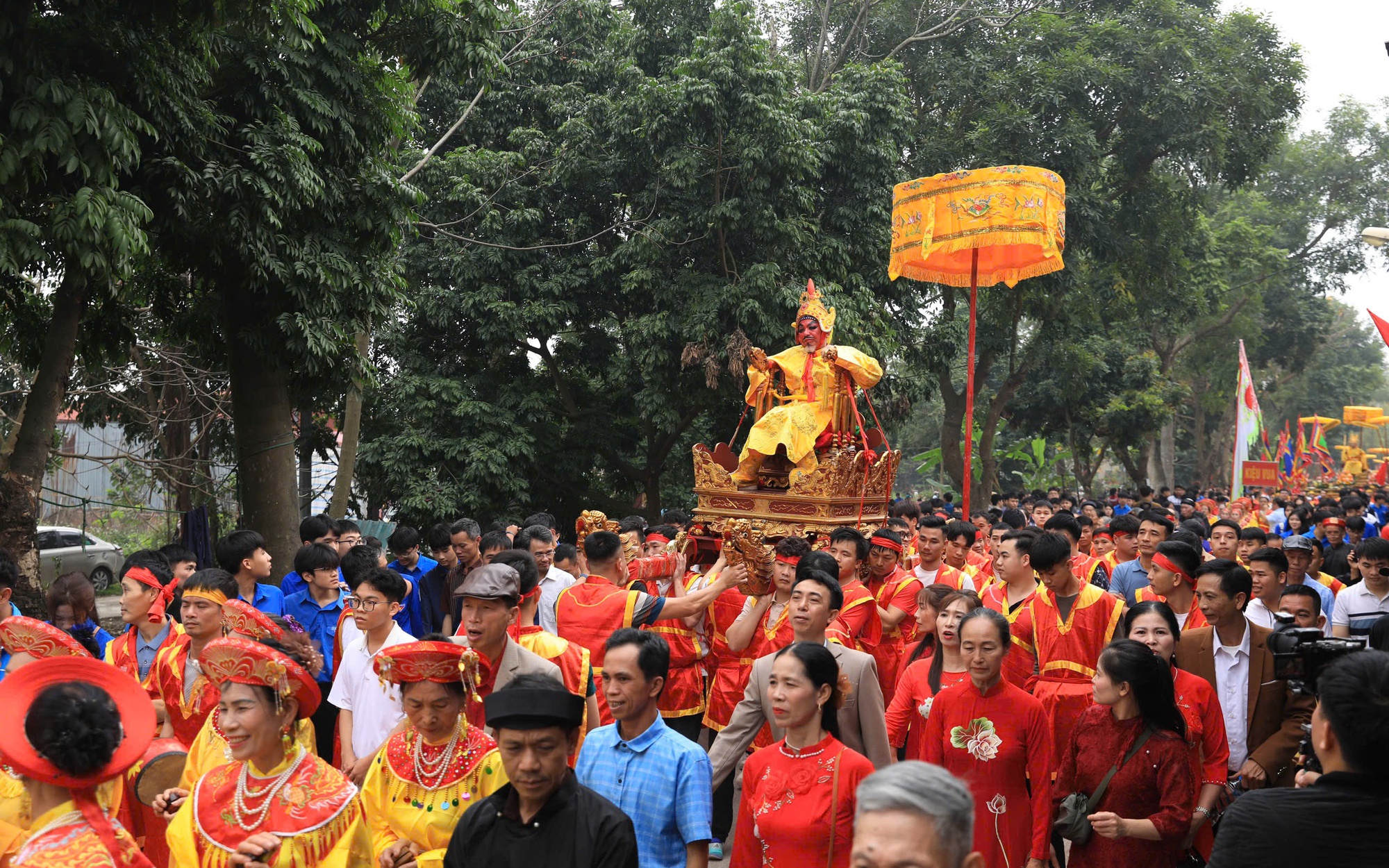 Chuyện trong quán cà phê sáng - Ảnh 2.