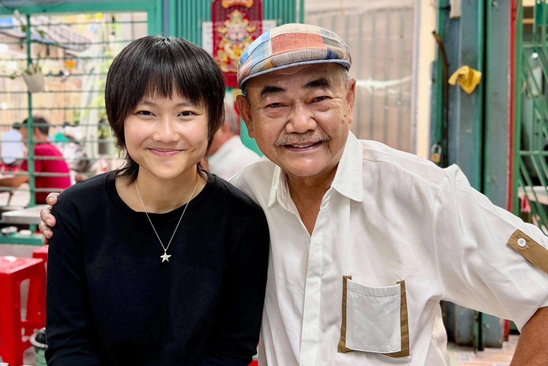 Nam NSND ở tuổi U70 mua được nhà, hạnh phúc bên vợ trẻ kém 36 tuổi - Ảnh 5.