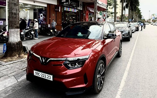 Tú Đèn và hành trình 20.000km với VinFast VF 8: Tiết kiệm 'khủng', vận hành mạnh mẽ
