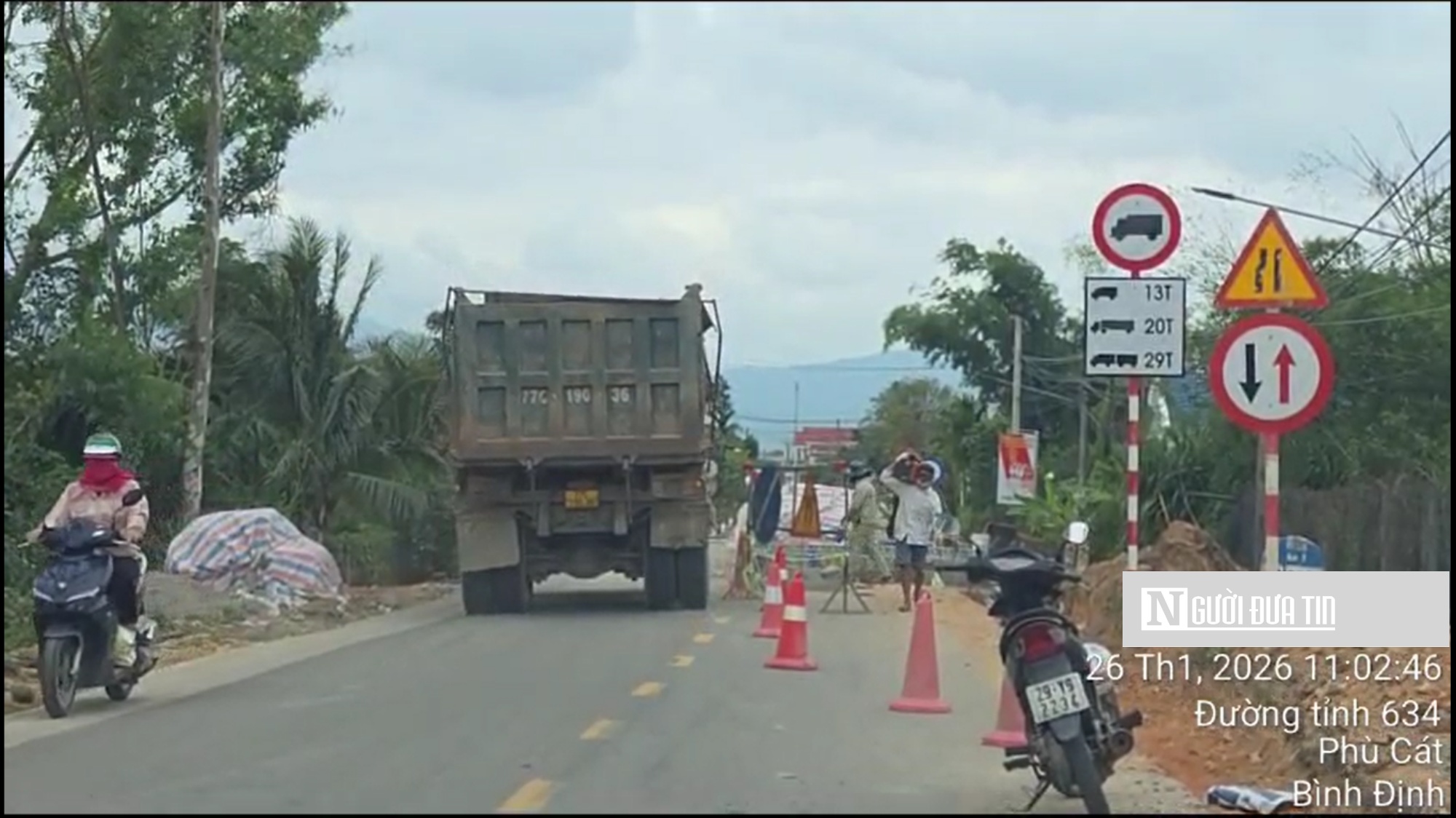 Gia Lai: Xử lý nghiêm vi phạm giao thông khi thi công dự án Cảng hàng không Phù Cát- Ảnh 5. Gia Lai: Xử lý nghiêm vi phạm giao thông khi thi công dự án Cảng hàng không Phù Cát- Ảnh 5.