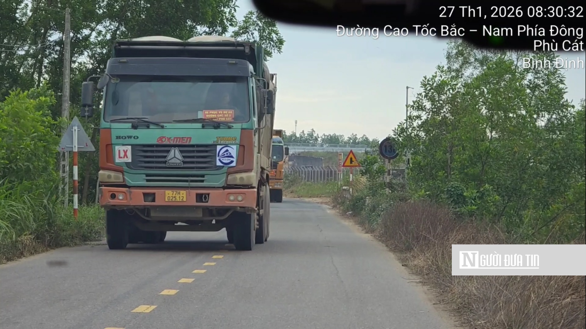 Gia Lai: Xử lý nghiêm vi phạm giao thông khi thi công dự án Cảng hàng không Phù Cát- Ảnh 2. Gia Lai: Xử lý nghiêm vi phạm giao thông khi thi công dự án Cảng hàng không Phù Cát- Ảnh 2.