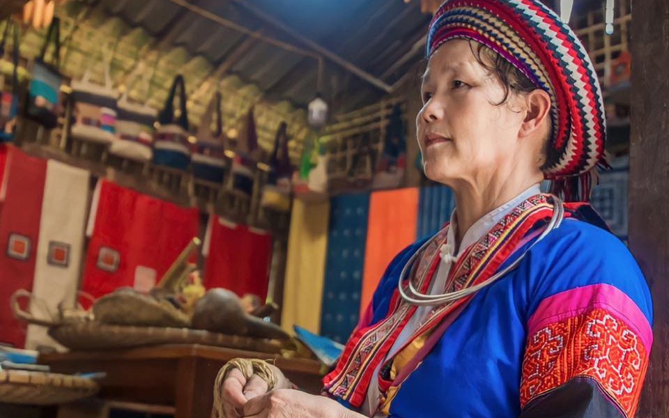 Từ bản làng nghèo đến trụ sở Liên Hợp Quốc: Hành trình vải lanh Lùng Tám