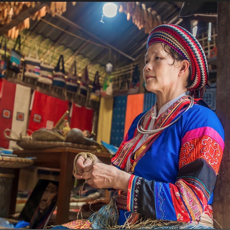 “Quý bà vải lanh” và giấc mơ đổi đời của phụ nữ Mông- Ảnh 1.