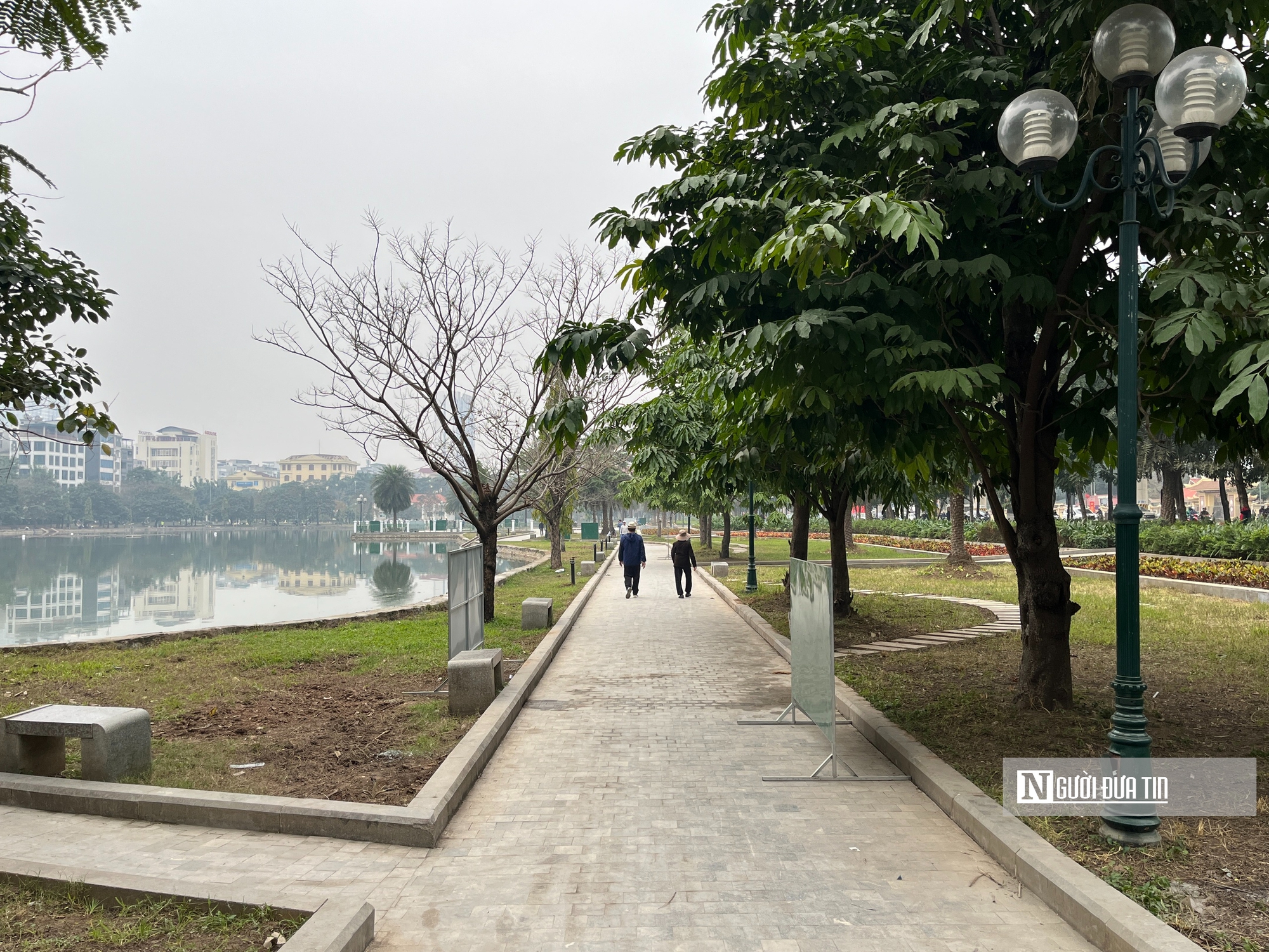 Sau phản ánh xuống cấp, công viên hồ điều hòa Mai Dịch khoác diện mạo mới- Ảnh 19.