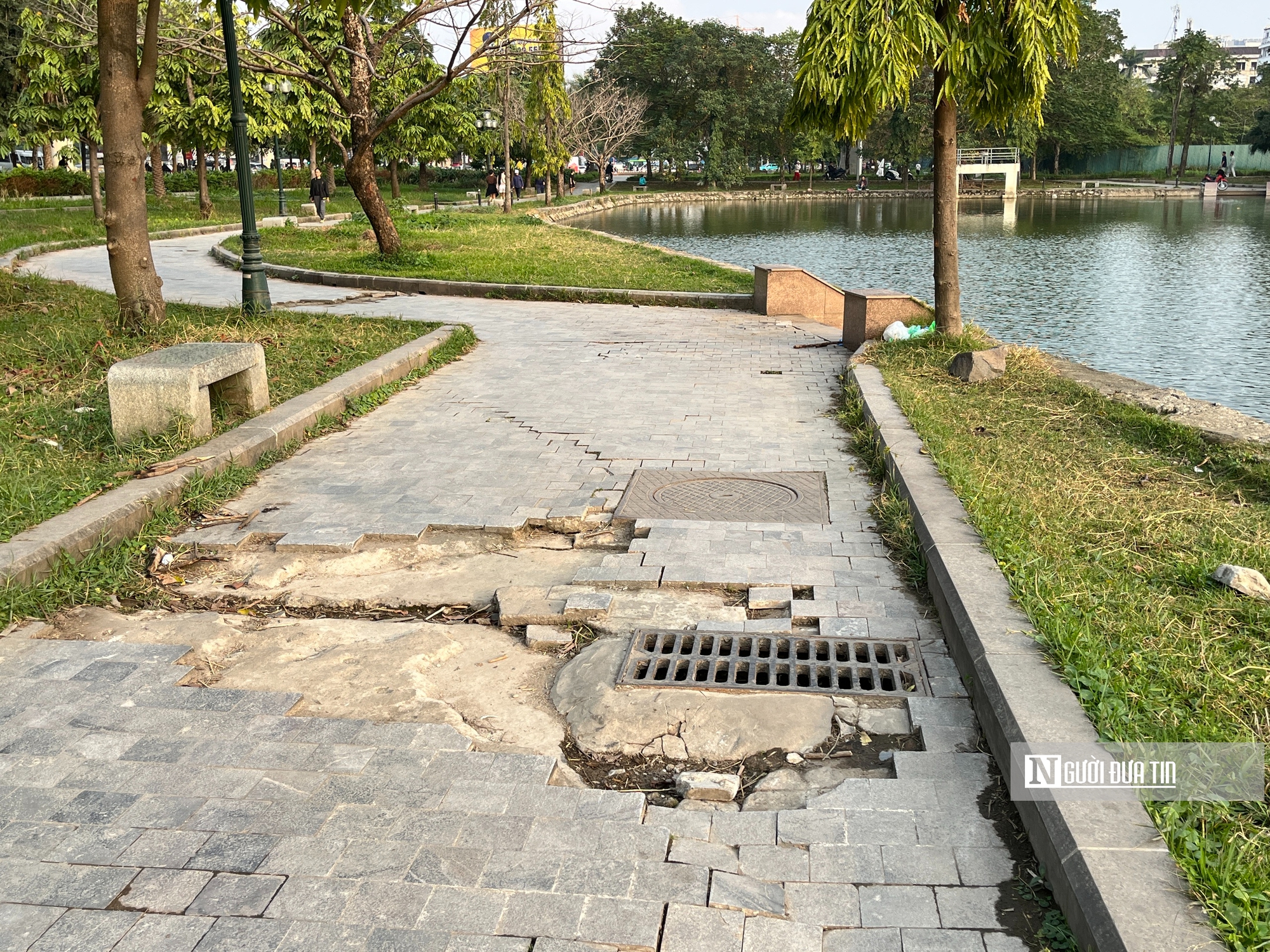 Sau phản ánh xuống cấp, công viên hồ điều hòa Mai Dịch khoác diện mạo mới- Ảnh 6.