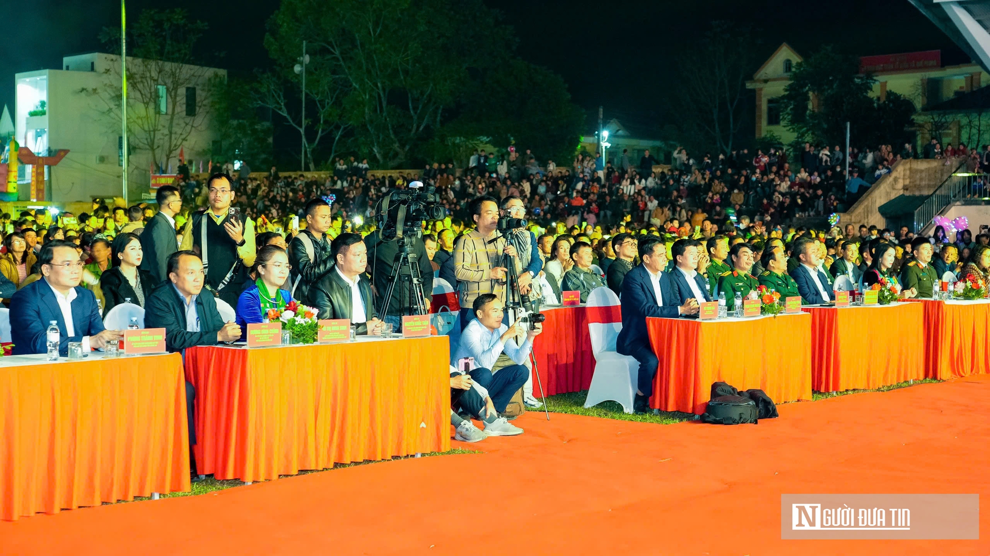 Xúc động chương trình “Sắc Xuân vùng cao - Ấm tình đồng bào”- Ảnh 2.