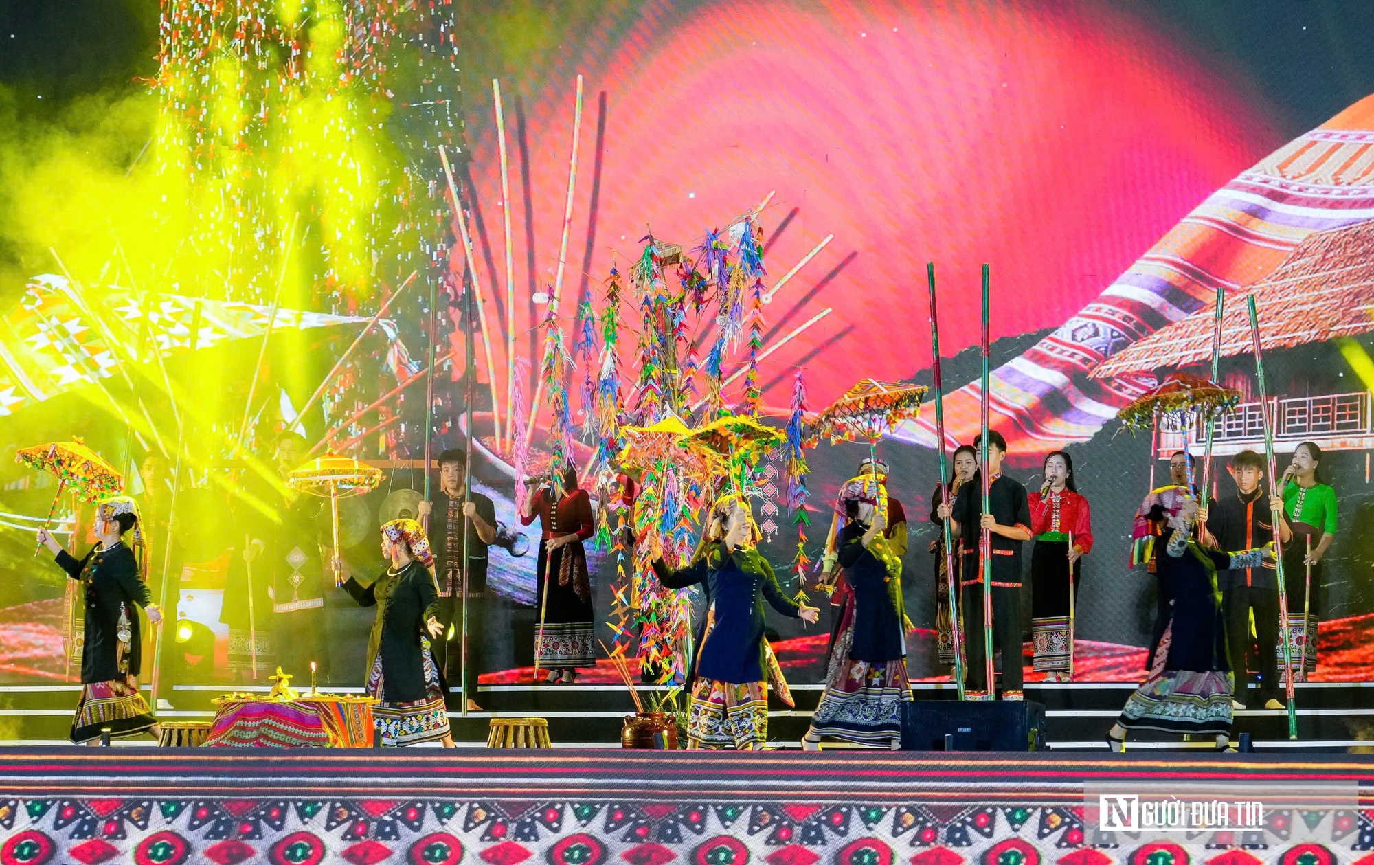 Xúc động chương trình “Sắc Xuân vùng cao - Ấm tình đồng bào”- Ảnh 9.