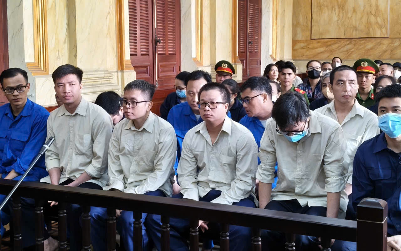 Vụ án tại Chi cục Thú y vùng VI: Cựu Chi cục trưởng khai gì?- Ảnh 2. Vụ án tại Chi cục Thú y vùng VI: Cựu Chi cục trưởng khai gì?- Ảnh 2.