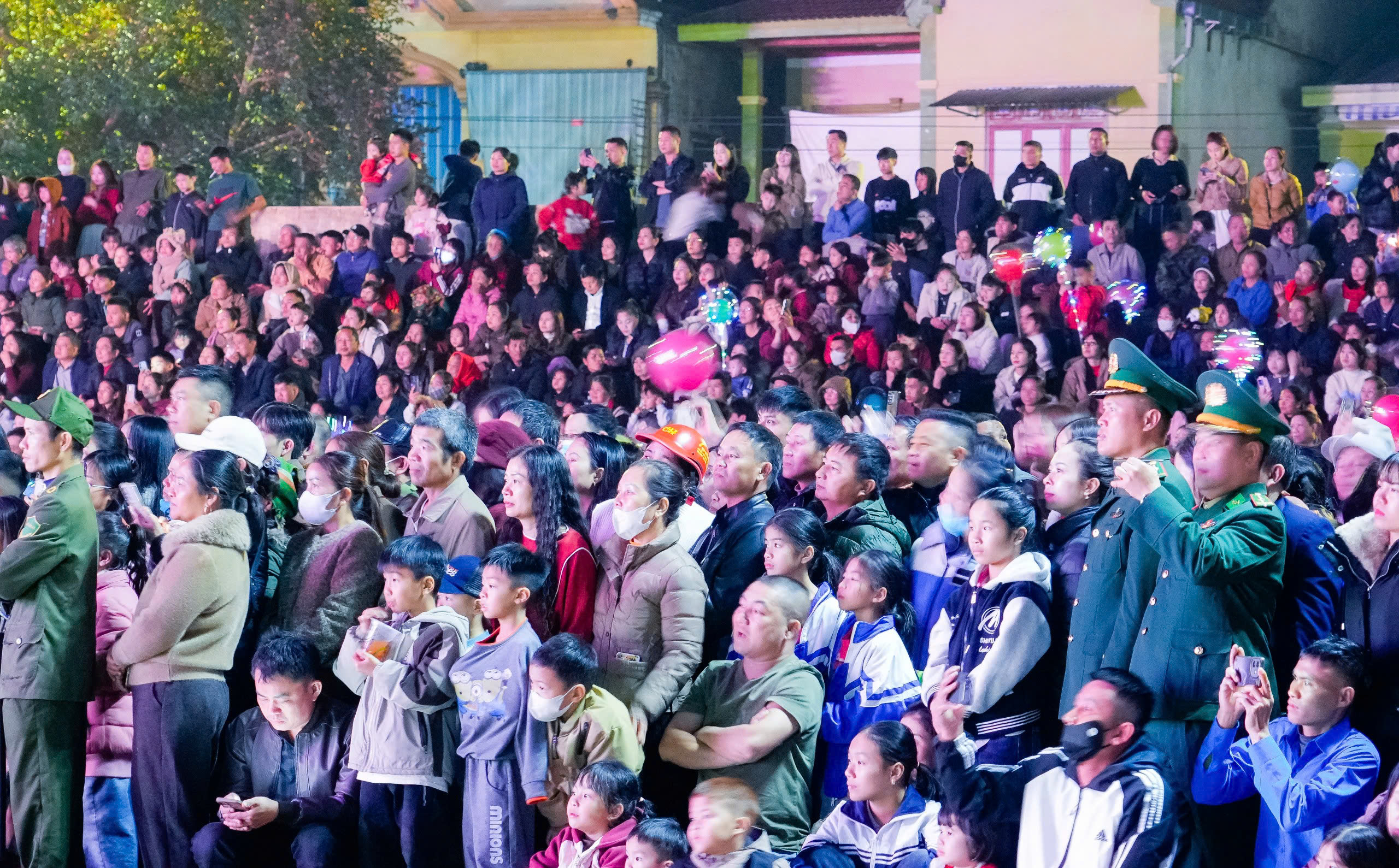 Xúc động chương trình “Sắc Xuân vùng cao - Ấm tình đồng bào”- Ảnh 10.