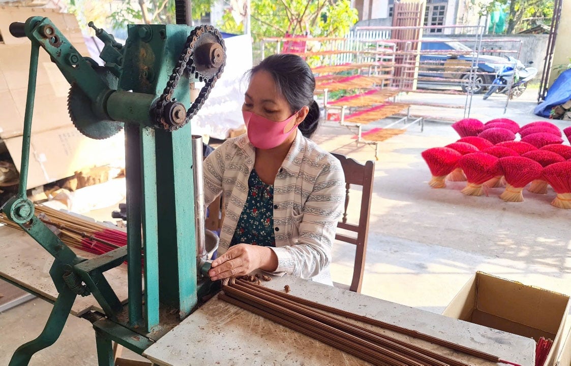 Hướng đi giúp làng nghề “thơm nức mũi” thu về hàng chục tỷ đồng mỗi năm- Ảnh 4.