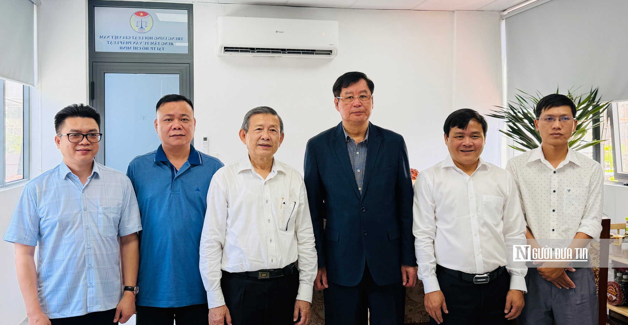 Phó Chủ tịch Hội Luật gia Việt Nam thăm, chúc Tết cơ quan Hội Luật gia phía Nam- Ảnh 2.