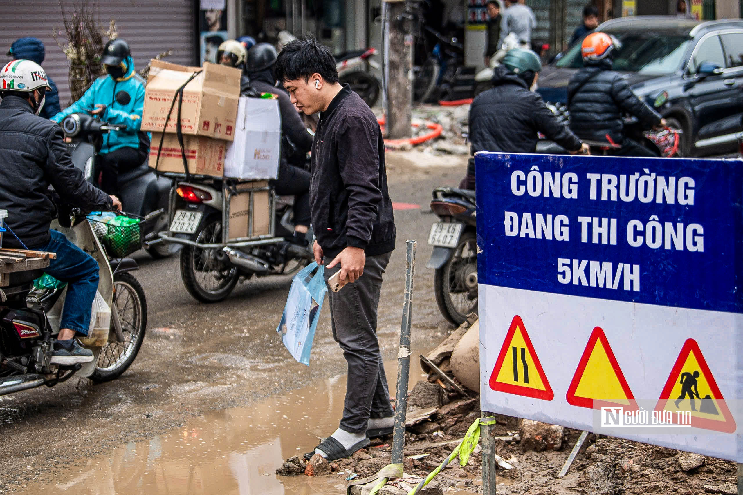 H&agrave; Nội: &Igrave; ạch thi c&ocirc;ng tuyến đường gần 1km những ng&agrave;y cận Tết- Ảnh 14.